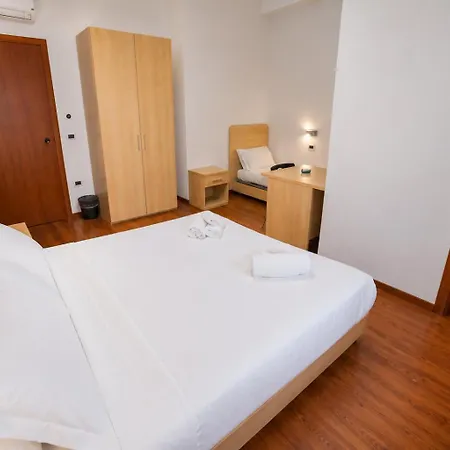 Grif Otel *